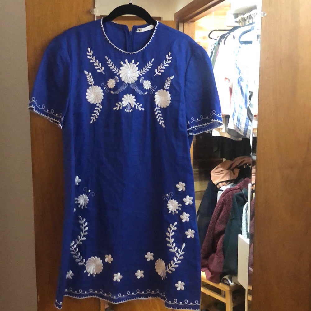 Zara embroidered dress size large